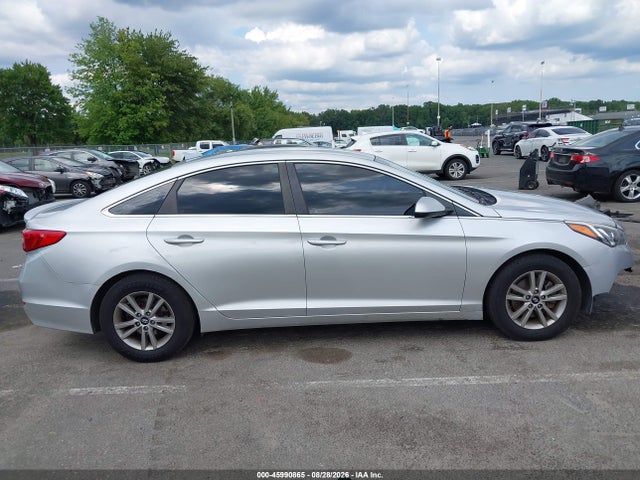 Продажа на аукционе авто 2015 Hyundai Sonata Se, vin: 5NPE24AF2FH120338, номер лота: 45990865