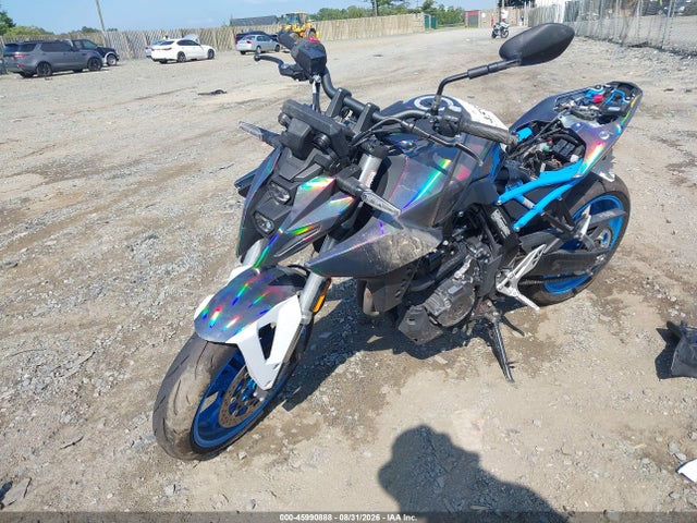 Suzuki Gsx800 R 2023 JS1EM11B9P7100111 Image 2