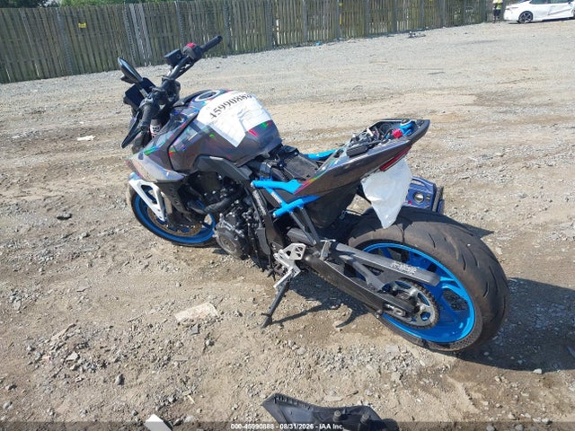 Suzuki Gsx800 R 2023 JS1EM11B9P7100111 Image 3