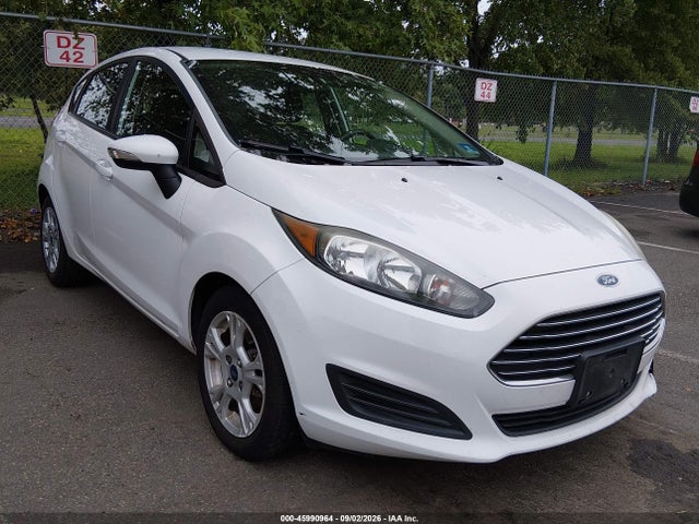 45990964 :رقم المزاد ، 3FADP4EJ3FM171388 vin ، 2015 Ford Fiesta Se مزاد بيع