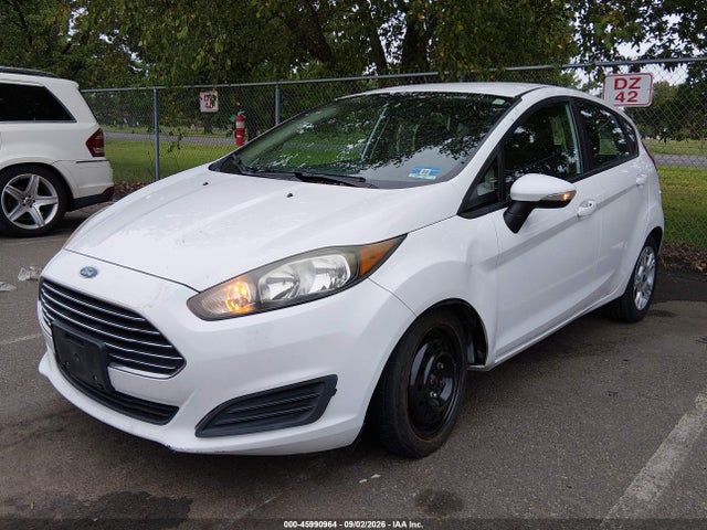 45990964 :رقم المزاد ، 3FADP4EJ3FM171388 vin ، 2015 Ford Fiesta Se مزاد بيع