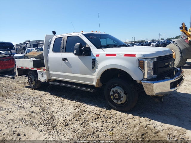 Auction sale of the 2018 Ford F-350 Xl, vin: 1FD7X3B60JEC20266, lot number: 45990970