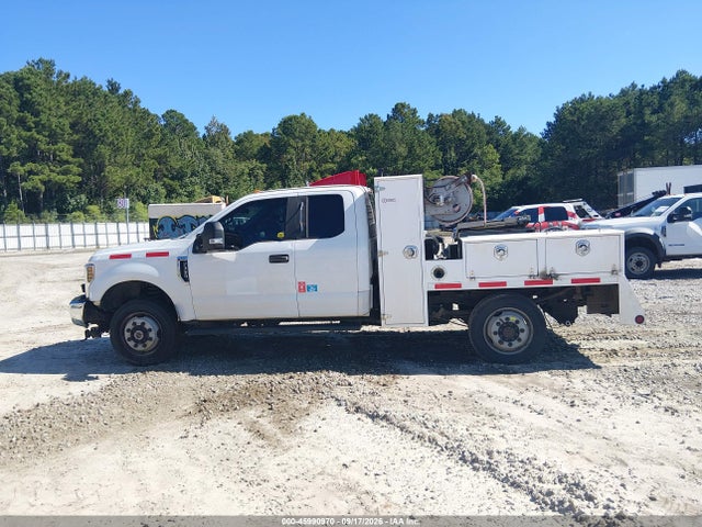 45990970 :رقم المزاد ، 1FD7X3B60JEC20266 vin ، 2018 Ford F-350 Xl مزاد بيع