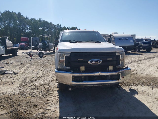 45990970 :رقم المزاد ، 1FD7X3B60JEC20266 vin ، 2018 Ford F-350 Xl مزاد بيع
