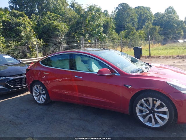 5YJ3E1EB6KF530458 Tesla MODEL 3