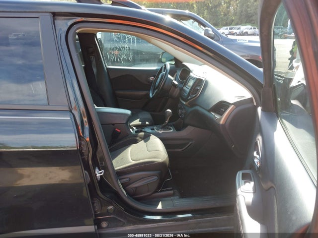 Продажа на аукционе авто 2016 Jeep Cherokee Sport, vin: 1C4PJLAS2GW230806, номер лота: 45991023