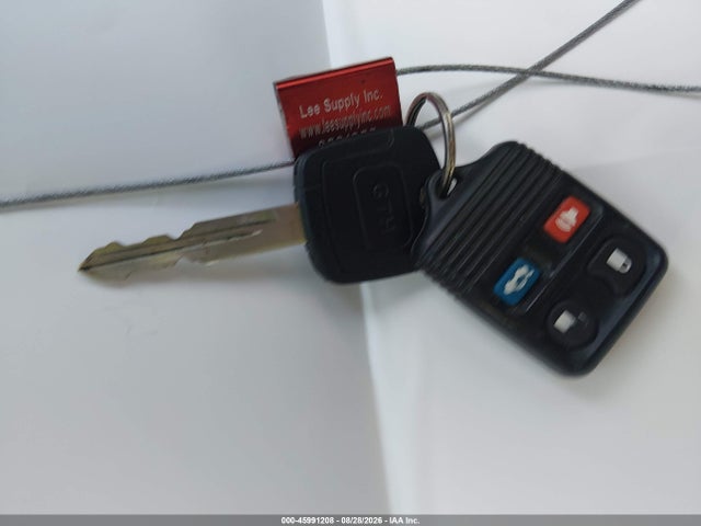 Auction sale of the 2005 Lincoln Town Car Signature Limited, vin: 1LNHM82W75Y664839, lot number: 45991208
