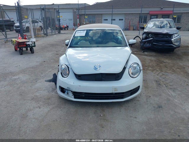 Продаж на аукціоні авто 2015 Volkswagen Beetle 1.8t, vin: 3VW517AT6FM812961, номер лоту: 45991231