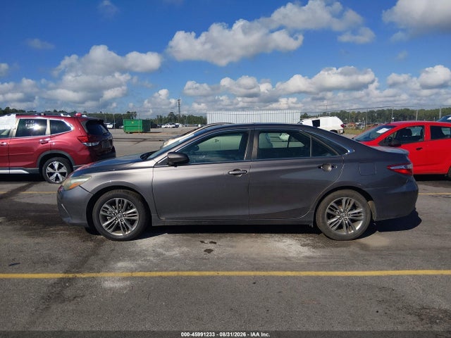 45991233 :رقم المزاد ، 4T1BF1FK8FU490626 vin ، 2015 Toyota Camry Se مزاد بيع