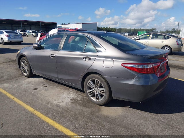 45991233 :رقم المزاد ، 4T1BF1FK8FU490626 vin ، 2015 Toyota Camry Se مزاد بيع