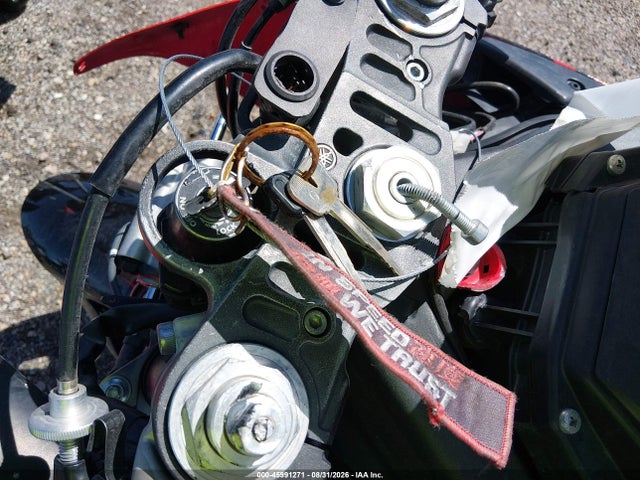 2013 Yamaha Yzfr1 მანქანა იყიდება აუქციონზე, vin: JYARN23E2DA015140, აუქციონის ნომერი: 45991271