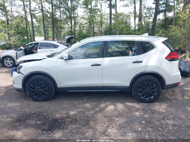 2017 Nissan Rogue S მანქანა იყიდება აუქციონზე, vin: KNMAT2MV0HP586909, აუქციონის ნომერი: 45991297
