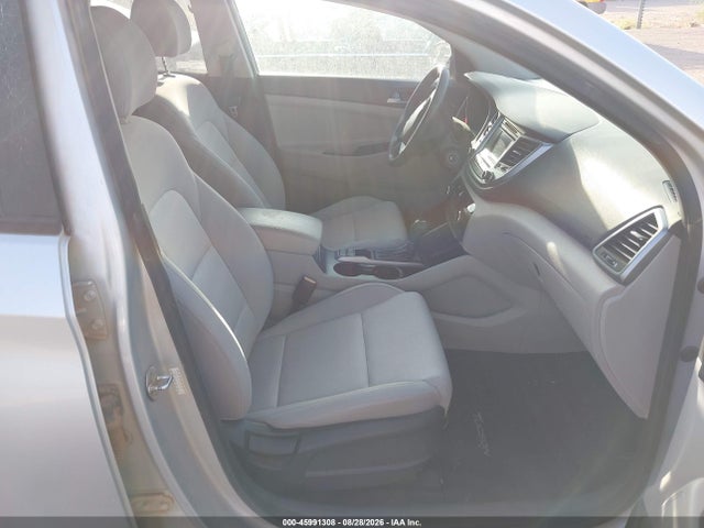 Hyundai TUCSON SE 2017 KM8J33A47HU285603 Image 5