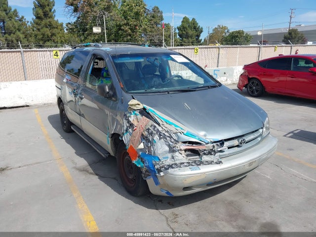 2000 Toyota Sienna Xle მანქანა იყიდება აუქციონზე, vin: 4T3ZF13C1YU212172, აუქციონის ნომერი: 45991423