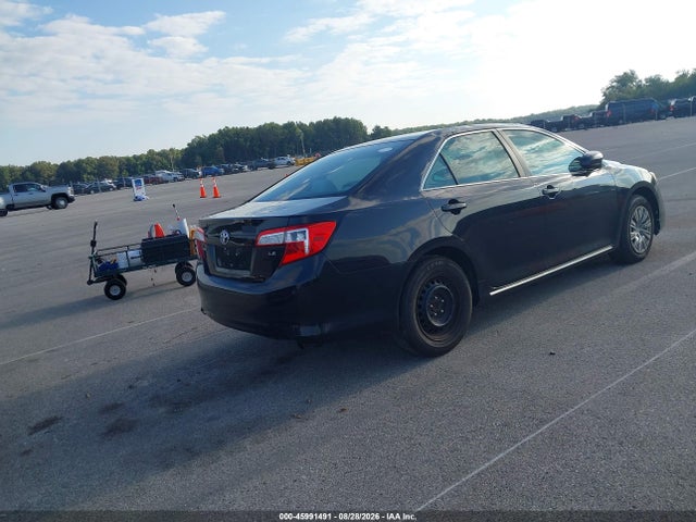 45991491 :رقم المزاد ، 4T1BF1FK2EU415712 vin ، 2014 Toyota Camry Le مزاد بيع