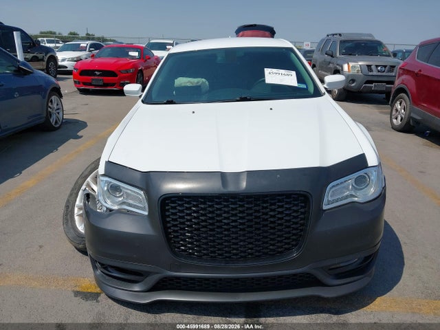 2021 Chrysler 300 Touring მანქანა იყიდება აუქციონზე, vin: 2C3CCAAGXMH516233, აუქციონის ნომერი: 45991689