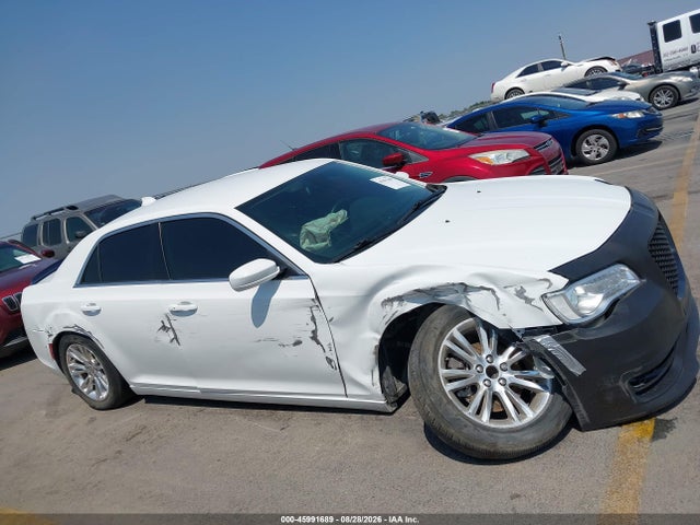 2021 Chrysler 300 Touring მანქანა იყიდება აუქციონზე, vin: 2C3CCAAGXMH516233, აუქციონის ნომერი: 45991689