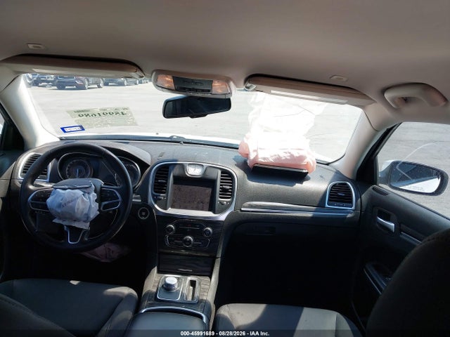 2021 Chrysler 300 Touring მანქანა იყიდება აუქციონზე, vin: 2C3CCAAGXMH516233, აუქციონის ნომერი: 45991689