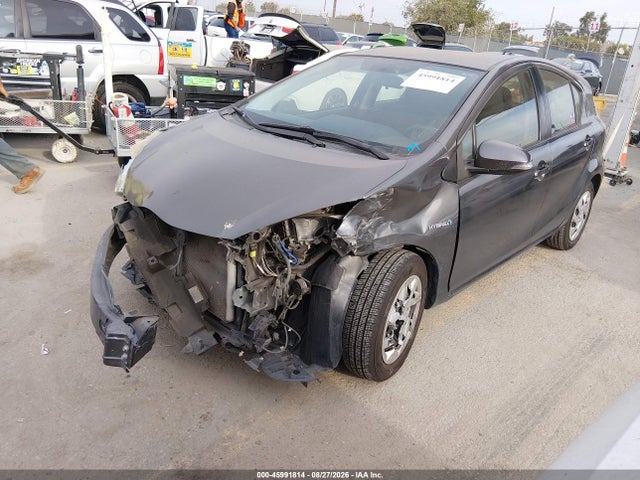 Toyota Prius C Two 2015 JTDKDTB39F1113244 Image 2