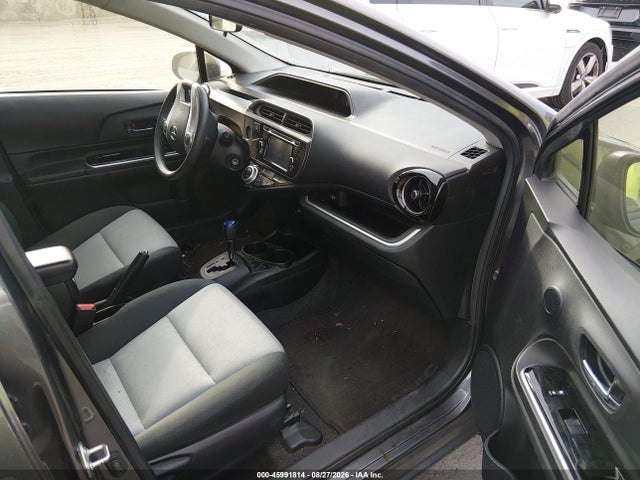 Toyota Prius C Two 2015 JTDKDTB39F1113244 Image 5