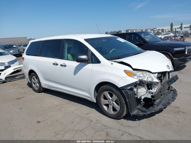 Продаж на аукціоні авто 2011 Toyota Sienna, vin: 5TDKA3DCXBS002883, номер лоту: 45991952