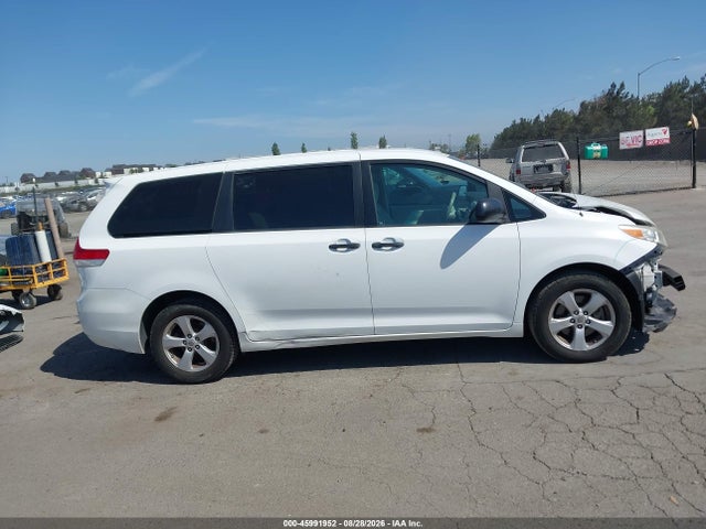 Продаж на аукціоні авто 2011 Toyota Sienna, vin: 5TDKA3DCXBS002883, номер лоту: 45991952