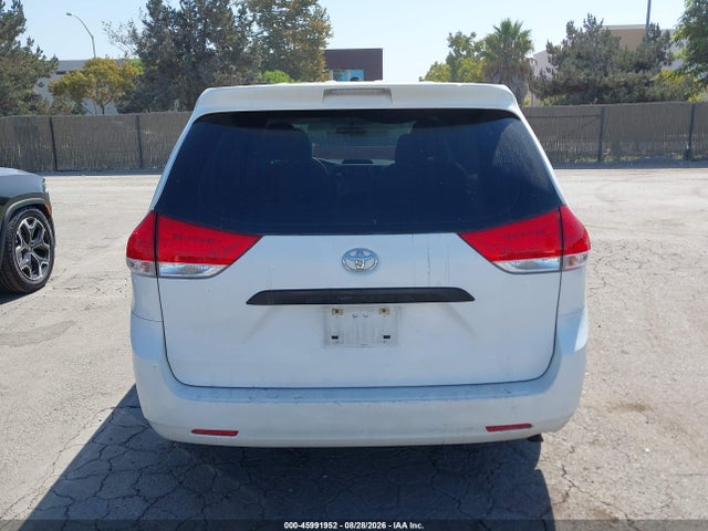 Продаж на аукціоні авто 2011 Toyota Sienna, vin: 5TDKA3DCXBS002883, номер лоту: 45991952