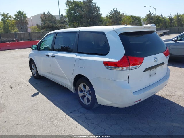 Продаж на аукціоні авто 2011 Toyota Sienna, vin: 5TDKA3DCXBS002883, номер лоту: 45991952