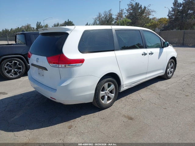 Продаж на аукціоні авто 2011 Toyota Sienna, vin: 5TDKA3DCXBS002883, номер лоту: 45991952