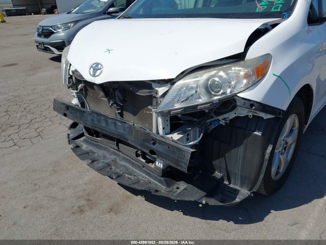 Продаж на аукціоні авто 2011 Toyota Sienna, vin: 5TDKA3DCXBS002883, номер лоту: 45991952