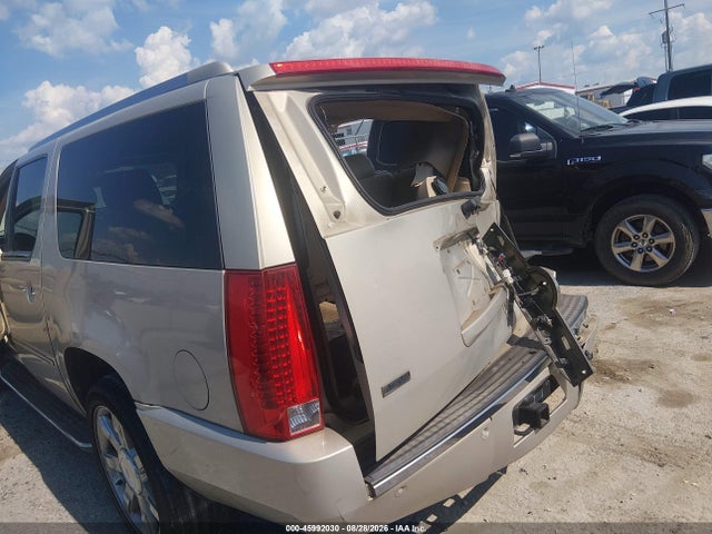 2011 Cadillac Escalade Esv Luxury მანქანა იყიდება აუქციონზე, vin: 1GYS3HEF3BR141360, აუქციონის ნომერი: 45992030