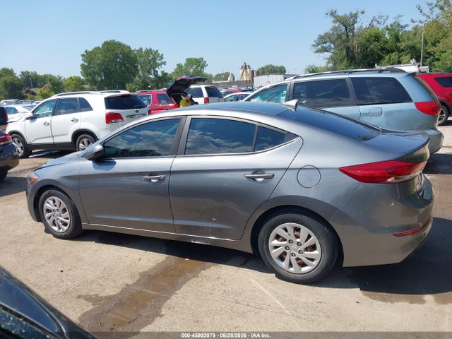 Продажа на аукционе авто 2018 Hyundai Elantra Se, vin: 5NPD74LF1JH402442, номер лота: 45992079