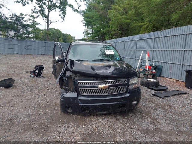 45992136 :رقم المزاد ، 1GNSKJE32BR294907 vin ، 2011 Chevrolet Suburban 1500 Lt1 مزاد بيع