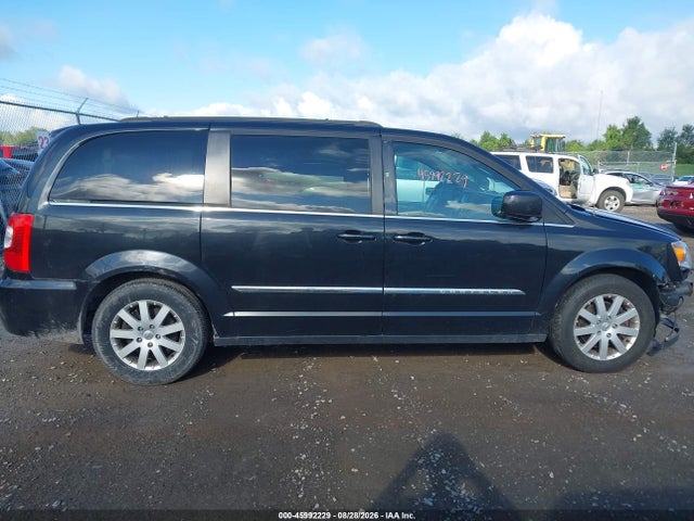 2016 Chrysler Town & Country Touring მანქანა იყიდება აუქციონზე, vin: 2C4RC1BG1GR289890, აუქციონის ნომერი: 45992229