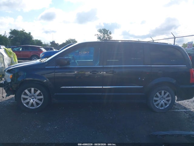 2016 Chrysler Town & Country Touring მანქანა იყიდება აუქციონზე, vin: 2C4RC1BG1GR289890, აუქციონის ნომერი: 45992229