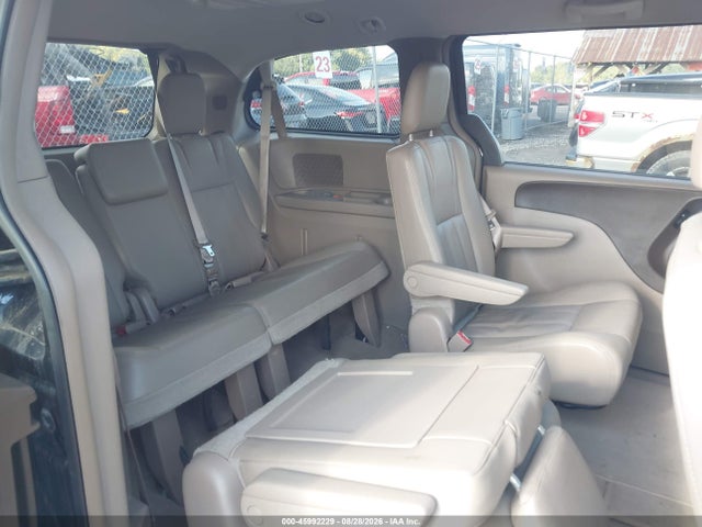 2016 Chrysler Town & Country Touring მანქანა იყიდება აუქციონზე, vin: 2C4RC1BG1GR289890, აუქციონის ნომერი: 45992229