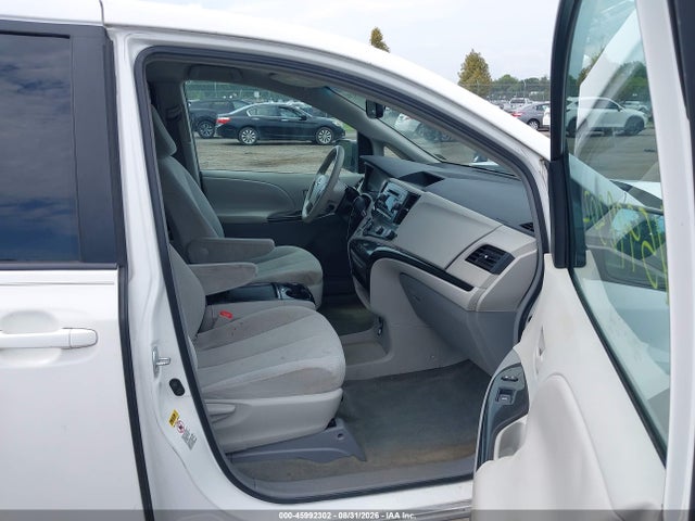 Aukcja sprzedaży 2011 Toyota Sienna Le V6, vin: 5TDKK3DC5BS142417, numer aukcji: 45992302