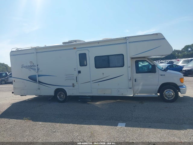 2003 Ford E-450 Cutaway Standard მანქანა იყიდება აუქციონზე, vin: 1FDXE45S63HB25877, აუქციონის ნომერი: 45992335