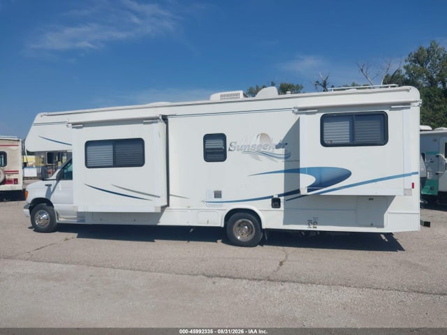 2003 Ford E-450 Cutaway Standard მანქანა იყიდება აუქციონზე, vin: 1FDXE45S63HB25877, აუქციონის ნომერი: 45992335