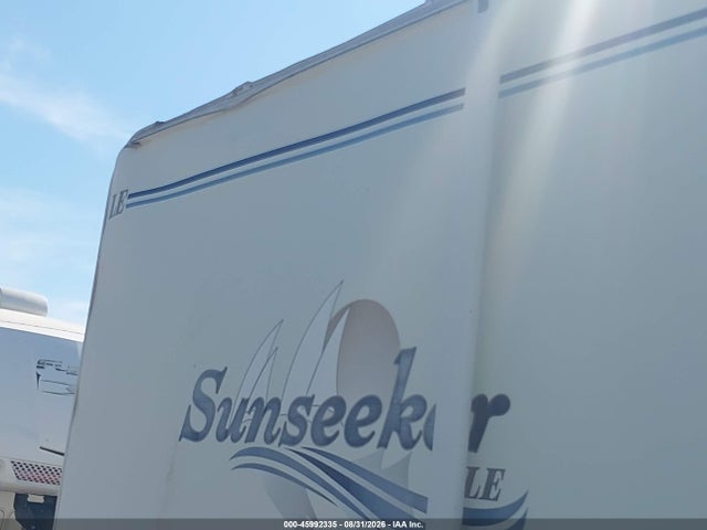 2003 Ford E-450 Cutaway Standard მანქანა იყიდება აუქციონზე, vin: 1FDXE45S63HB25877, აუქციონის ნომერი: 45992335