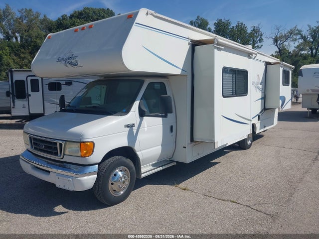 2003 Ford E-450 Cutaway Standard მანქანა იყიდება აუქციონზე, vin: 1FDXE45S63HB25877, აუქციონის ნომერი: 45992335