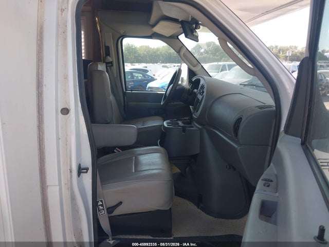 2003 Ford E-450 Cutaway Standard მანქანა იყიდება აუქციონზე, vin: 1FDXE45S63HB25877, აუქციონის ნომერი: 45992335
