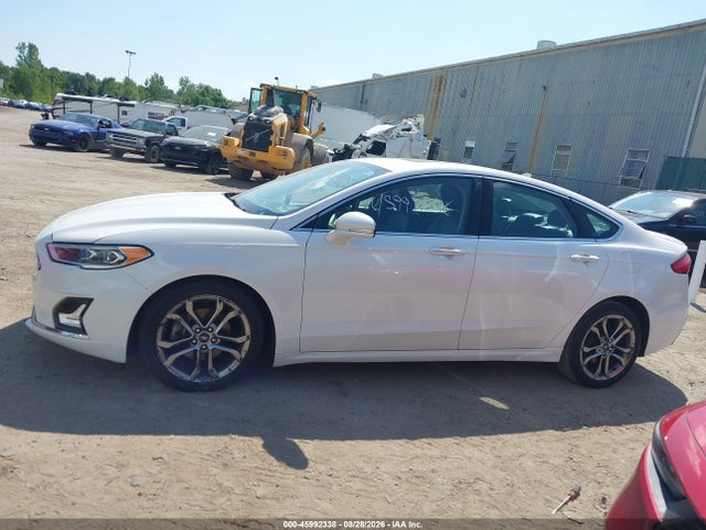 45992338 :رقم المزاد ، 3FA6P0RU4LR139747 vin ، 2020 Ford Fusion Hybrid Titanium مزاد بيع