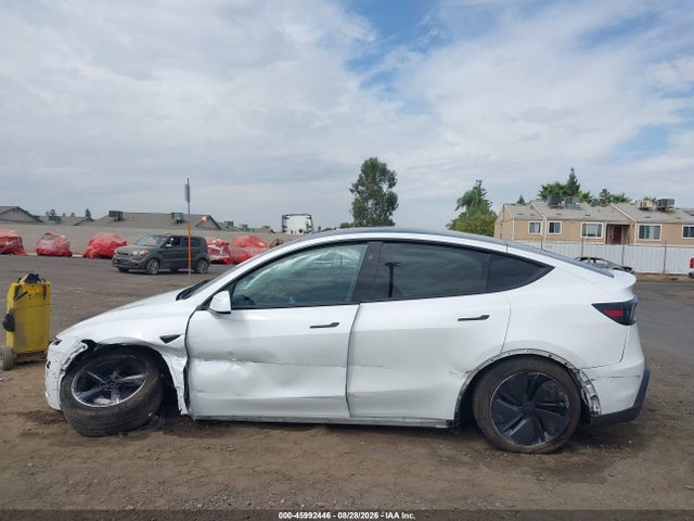7SAYGDED0TF524954 Tesla Model Y Premium Rear-wheel Drive/rear-wheel Drive