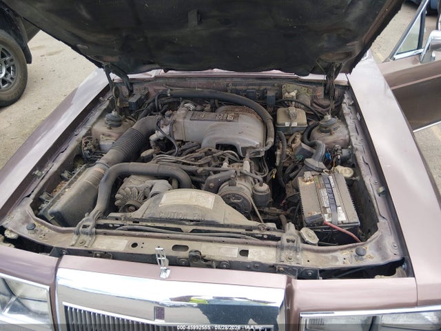 45992555 :رقم المزاد ، 1LNBM98F4HY632583 vin ، 1987 Lincoln Continental Givenchy مزاد بيع