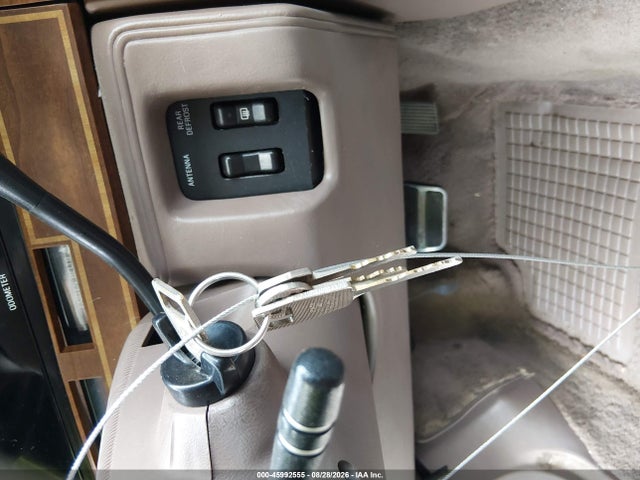 45992555 :رقم المزاد ، 1LNBM98F4HY632583 vin ، 1987 Lincoln Continental Givenchy مزاد بيع