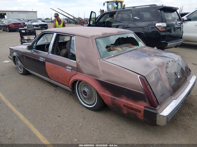 45992555 :رقم المزاد ، 1LNBM98F4HY632583 vin ، 1987 Lincoln Continental Givenchy مزاد بيع