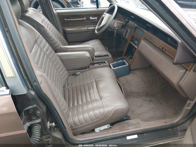 45992555 :رقم المزاد ، 1LNBM98F4HY632583 vin ، 1987 Lincoln Continental Givenchy مزاد بيع