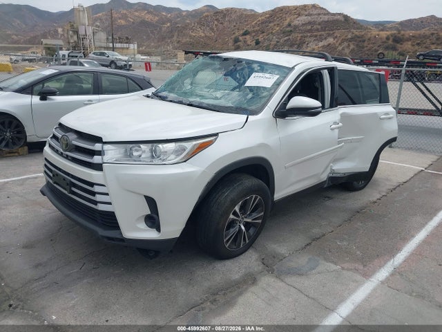 Toyota Highlander Le 2019 5TDZZRFH9KS290527 Image 2