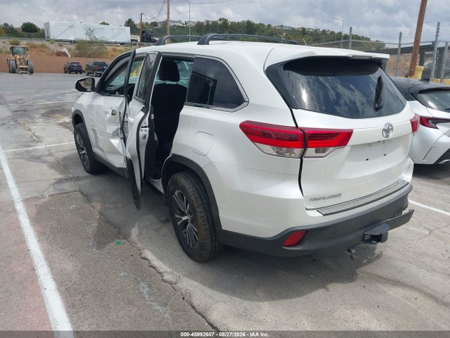Toyota Highlander Le 2019 5TDZZRFH9KS290527 Image 3